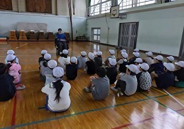 浜松市内の小学校でボッチャ体験会の講師として参加【1】