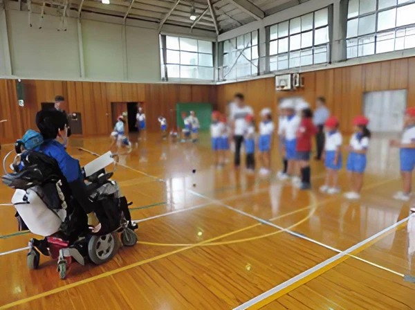 浜松市内の小学校でボッチャ体験会の講師として参加【2】